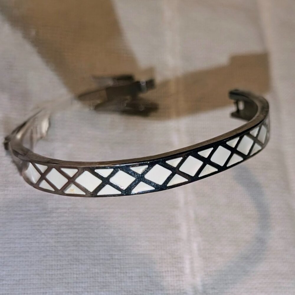 Clasp silver and enamel bracelet